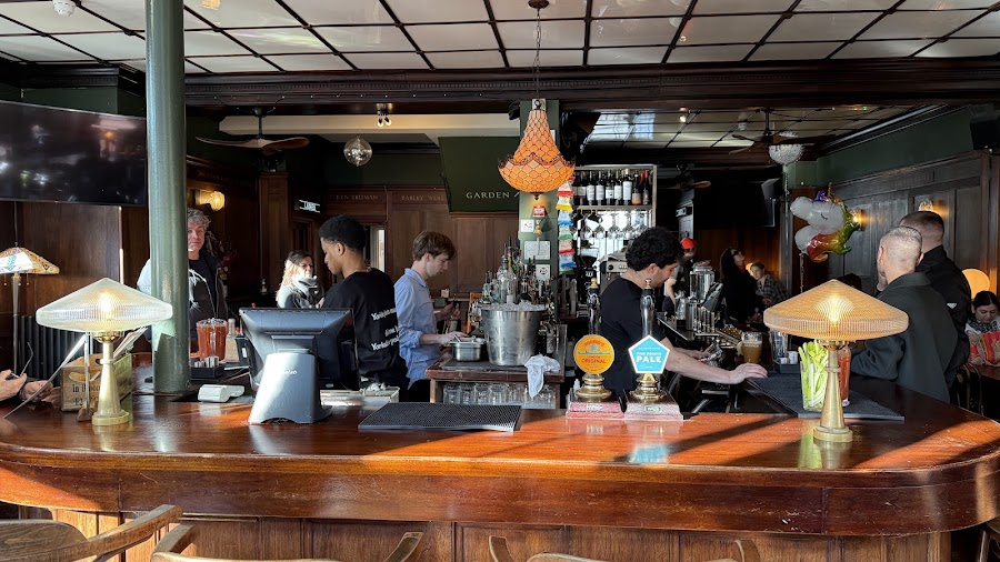 Royal Oak, photo 4