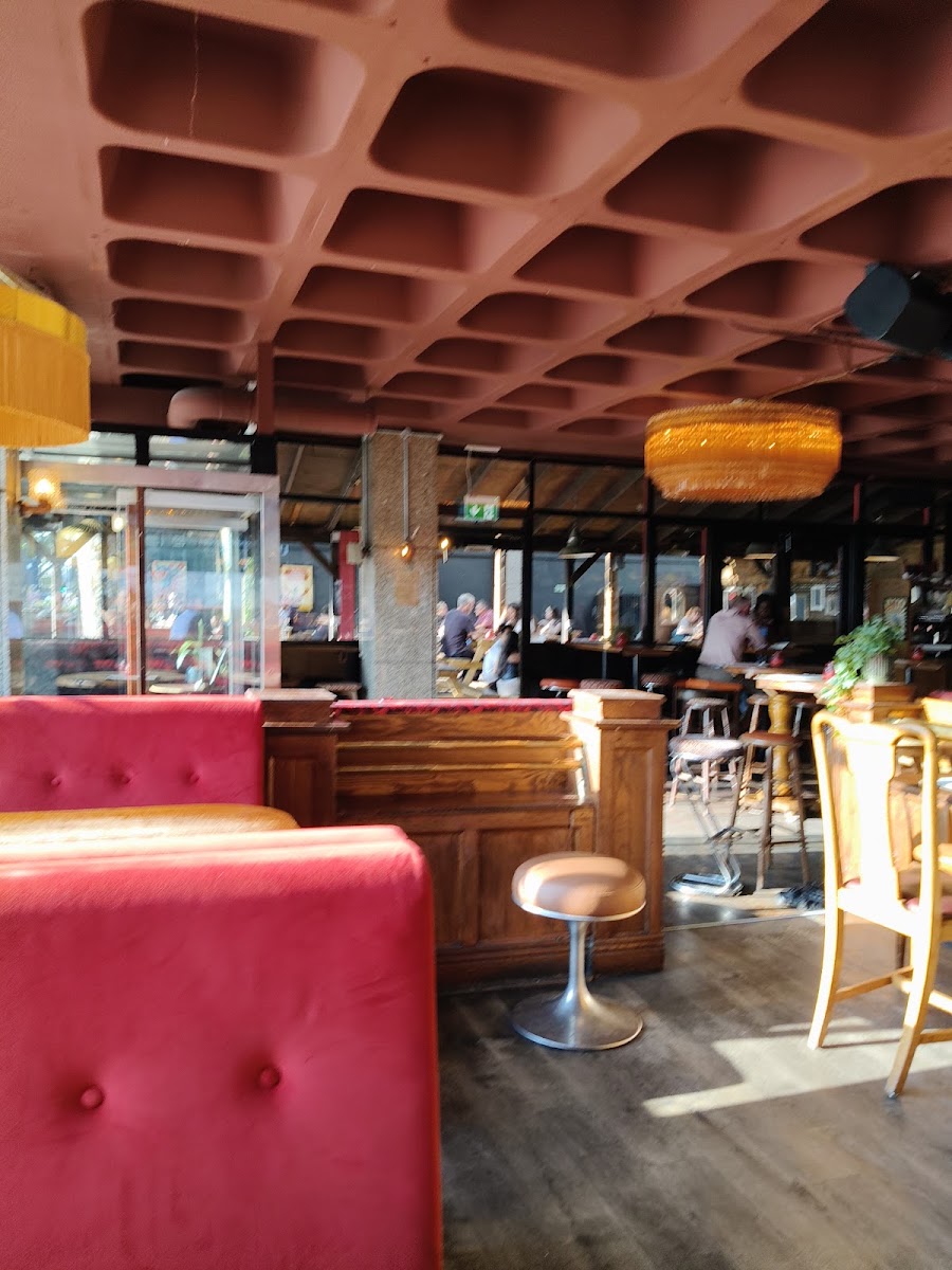 The Elephant & Castle Pub, photo 3