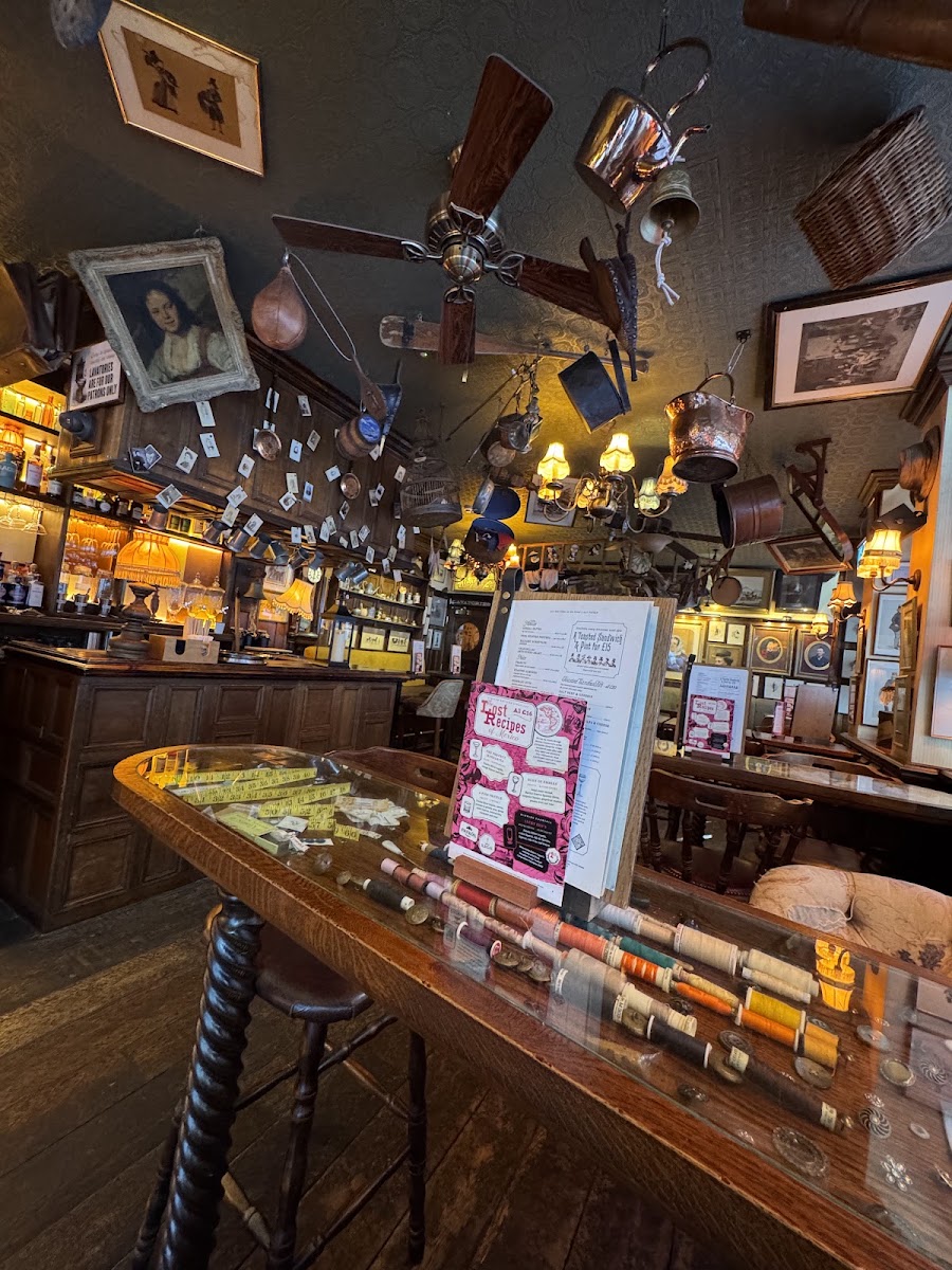 Mr Fogg's Hat Tavern, photo 3