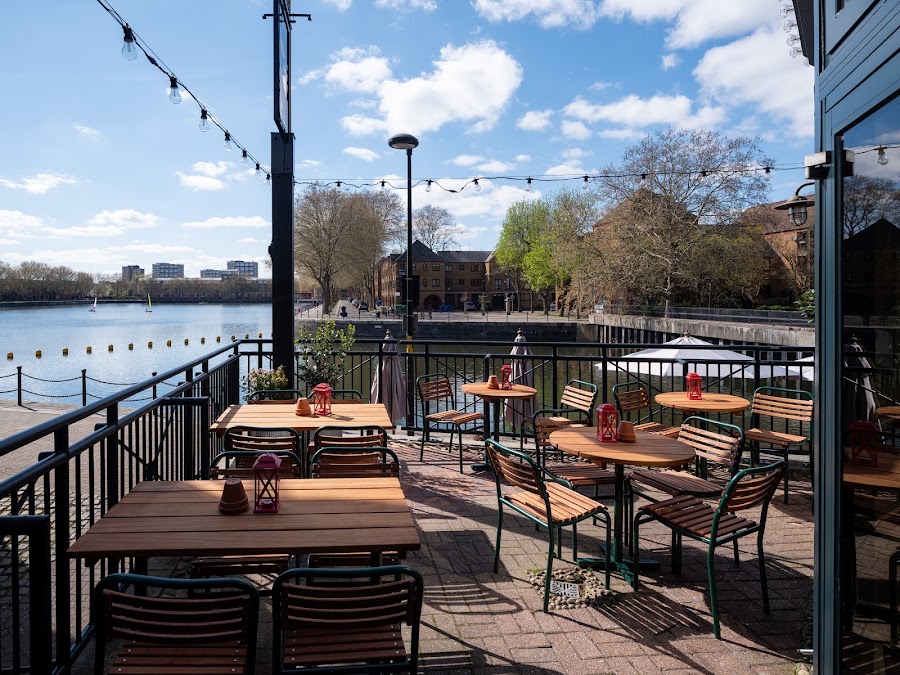 The Moby Dick, Greenland Dock