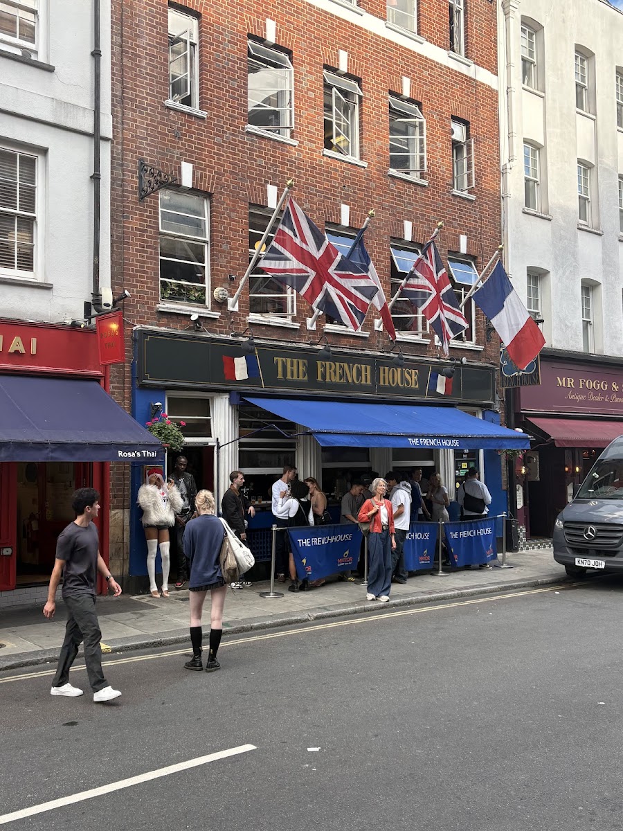The French House, photo 5