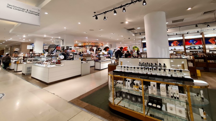Selfridges, photo 4