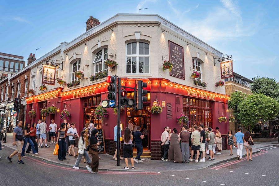 Tower Bridge Arms, photo 3