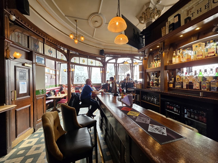 The Griffin, photo 2