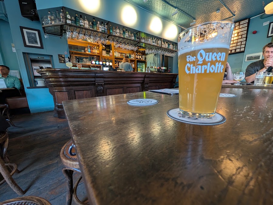 The Queen Charlotte, photo 5