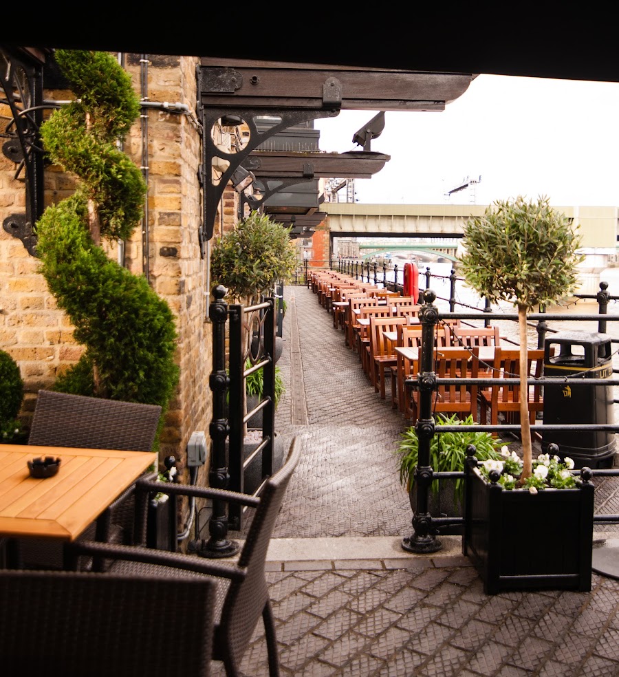 The Old Thameside Inn