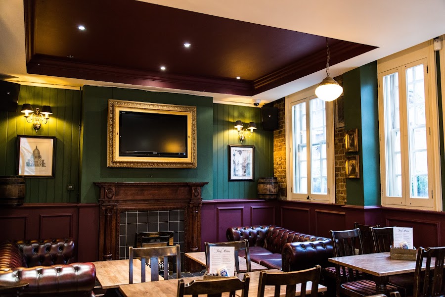 Crown & Anchor