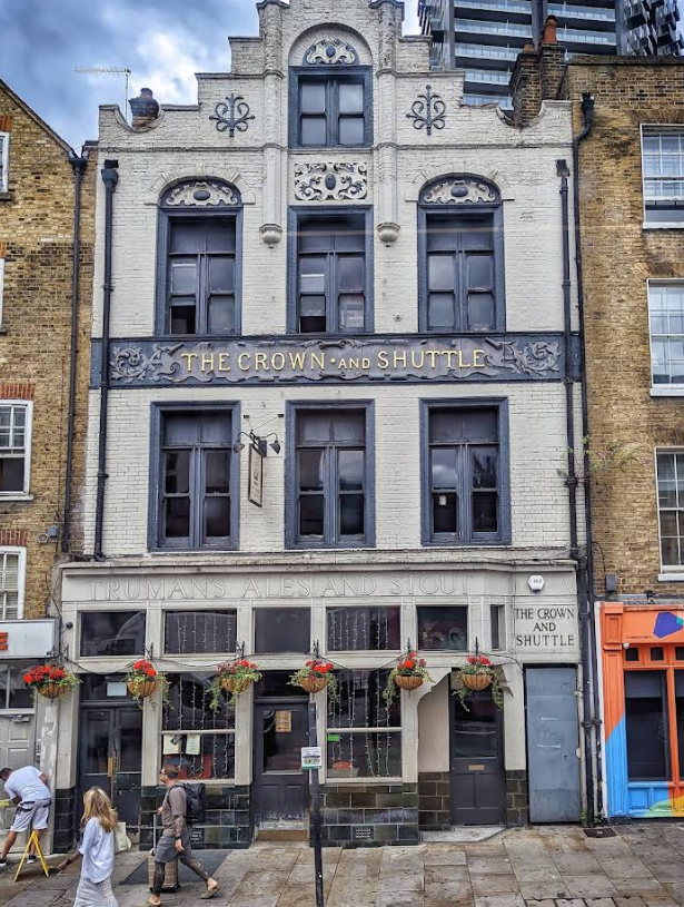 The Crown and Shuttle, photo 3