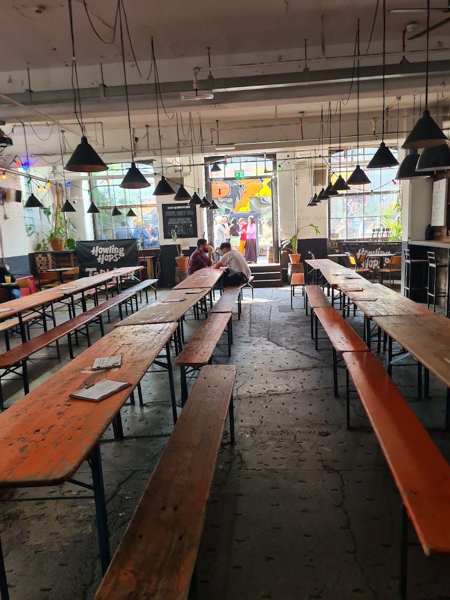 Howling Hops Brewery and Tank Bar, photo 5