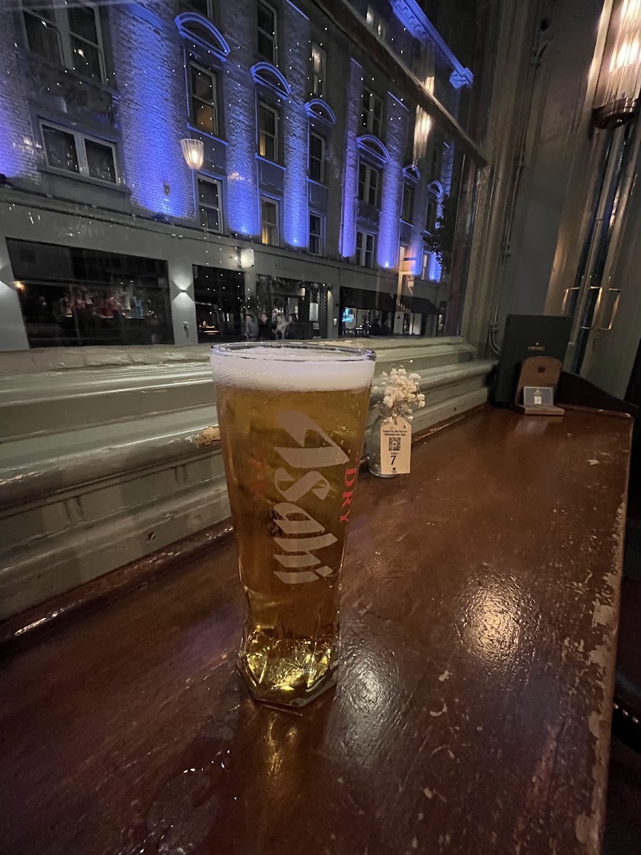 The Crown, photo 3