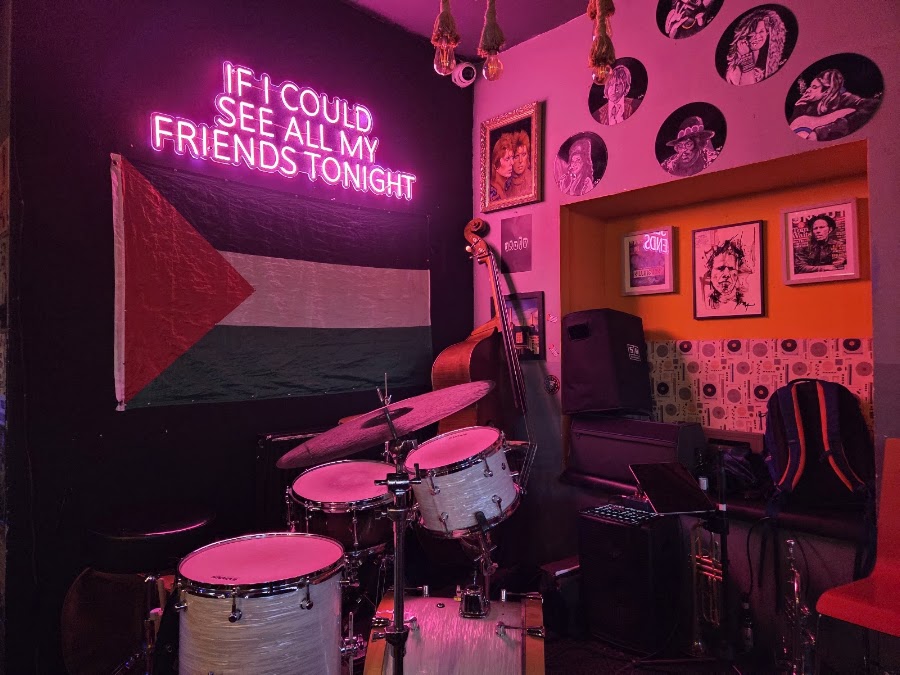 Vinyl Bar, photo 3