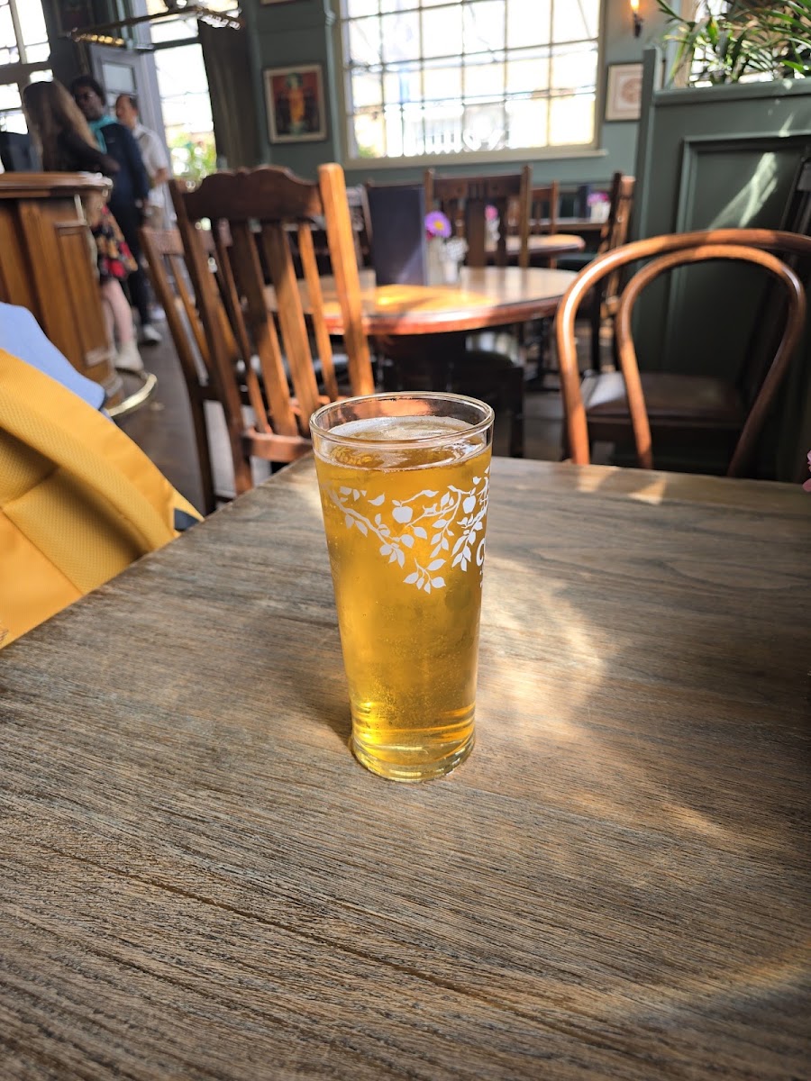 The Hillgate, photo 5