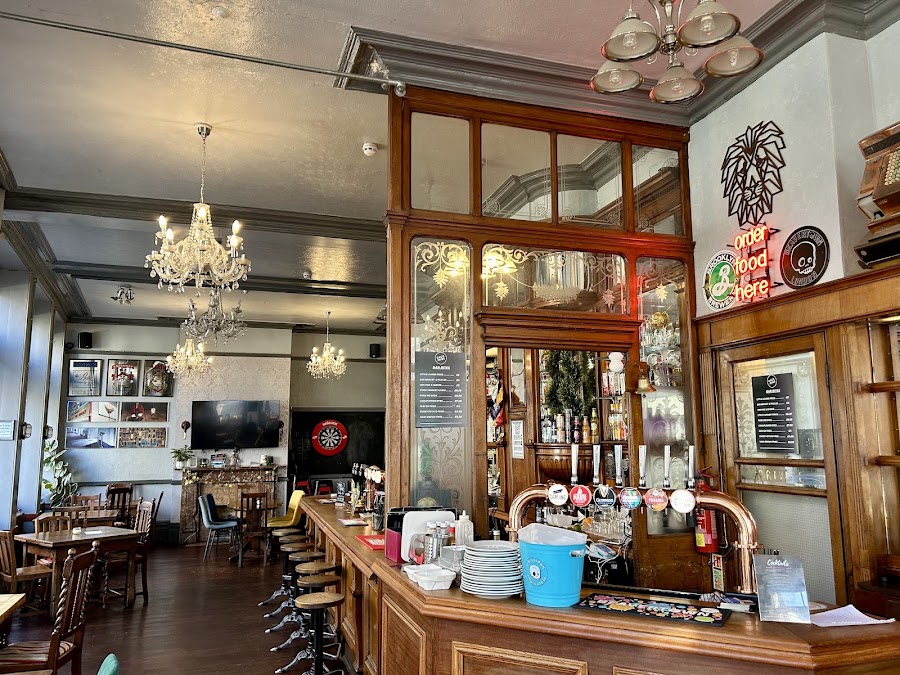 The Golden Lion, photo 5