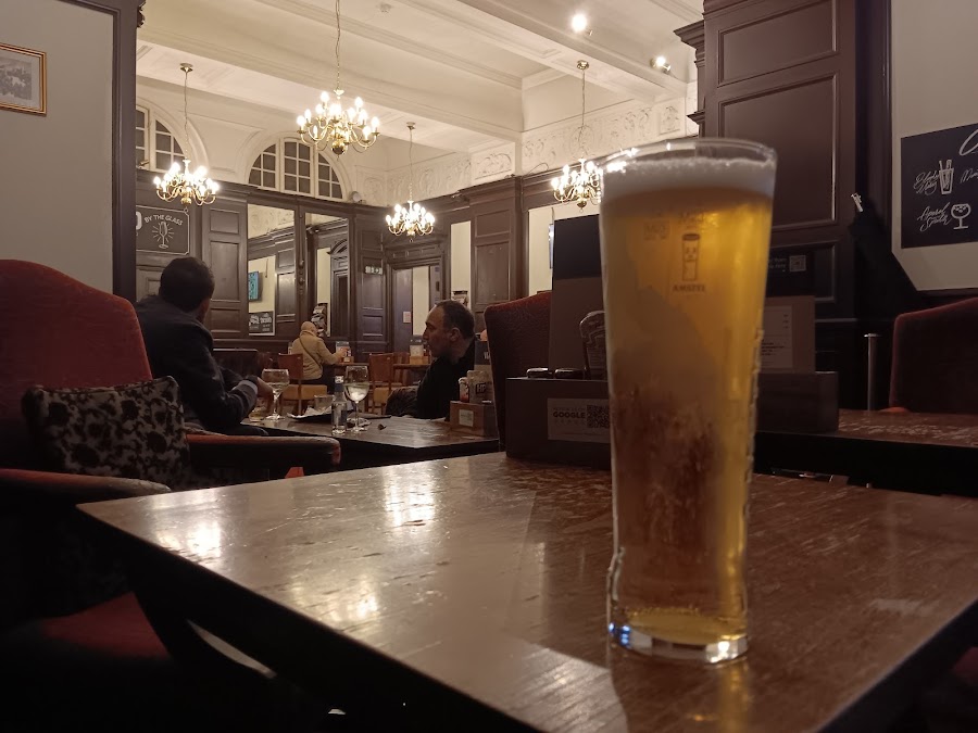 Victoria & Albert Bar, photo 5