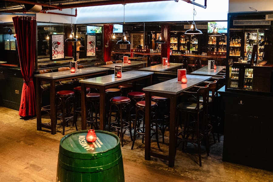 Gibney's London, photo 4