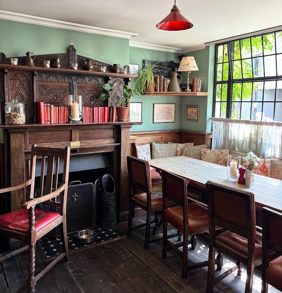 The Fox and Pheasant, photo 5