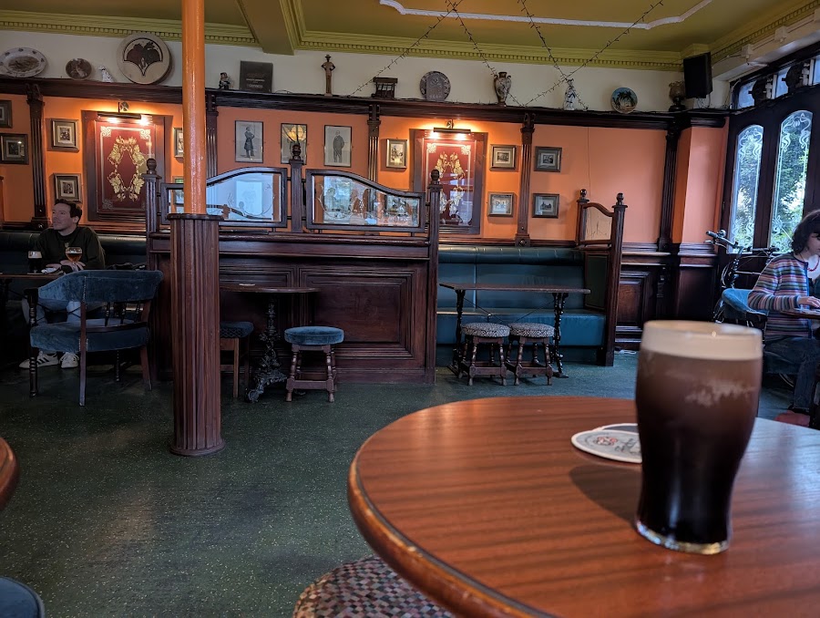 Quinns, photo 4