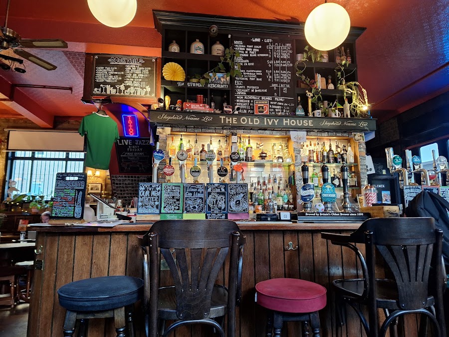 The Old Ivy House, photo 4