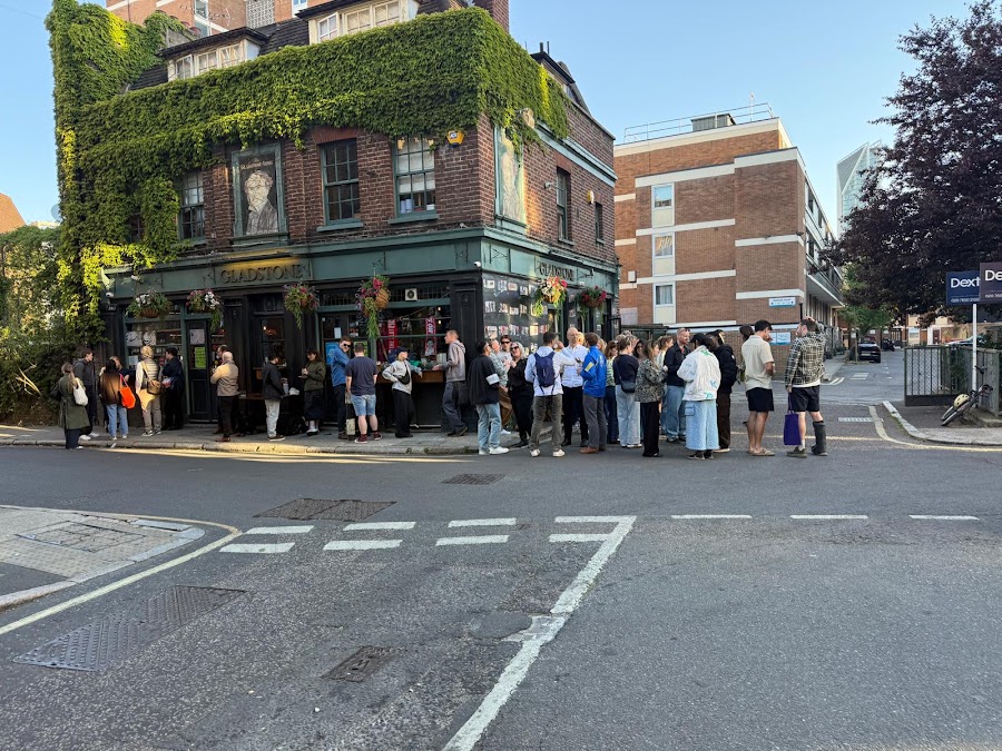 The Gladstone Arms, photo 3