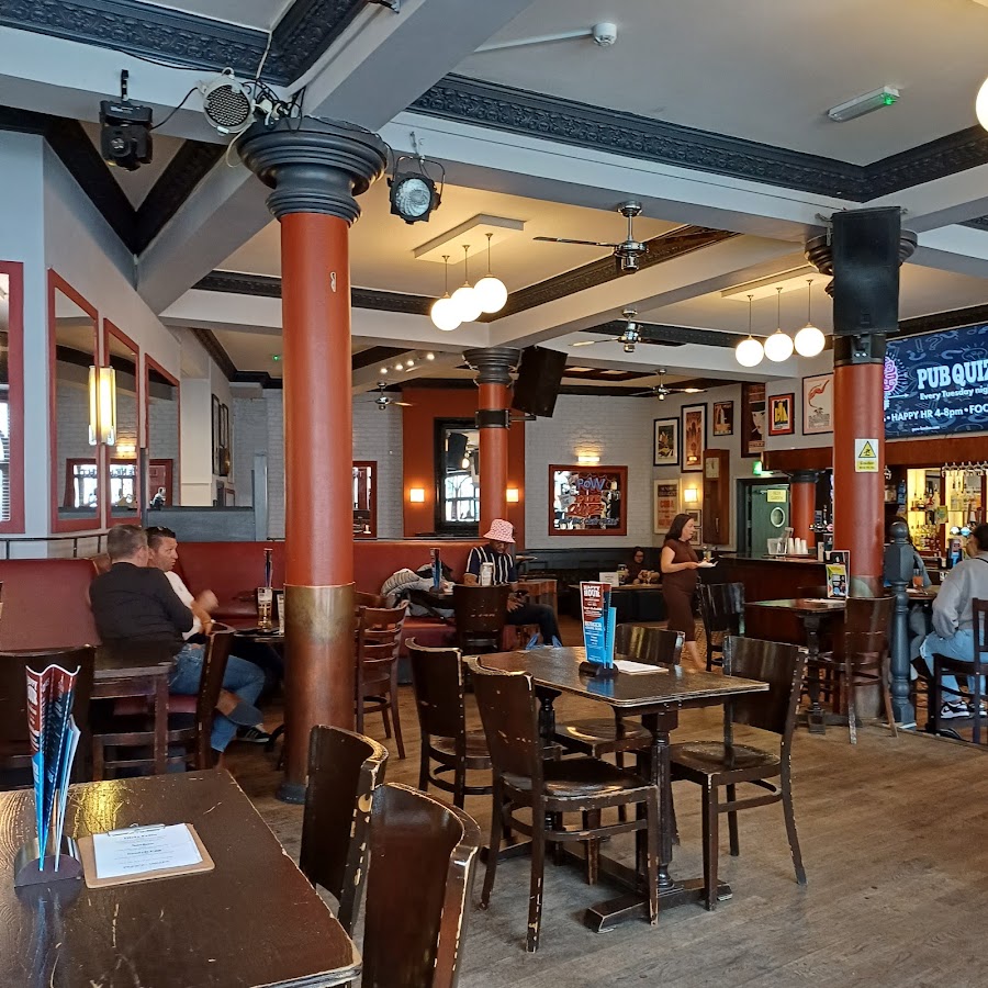 The Prince Of Wales, photo 3