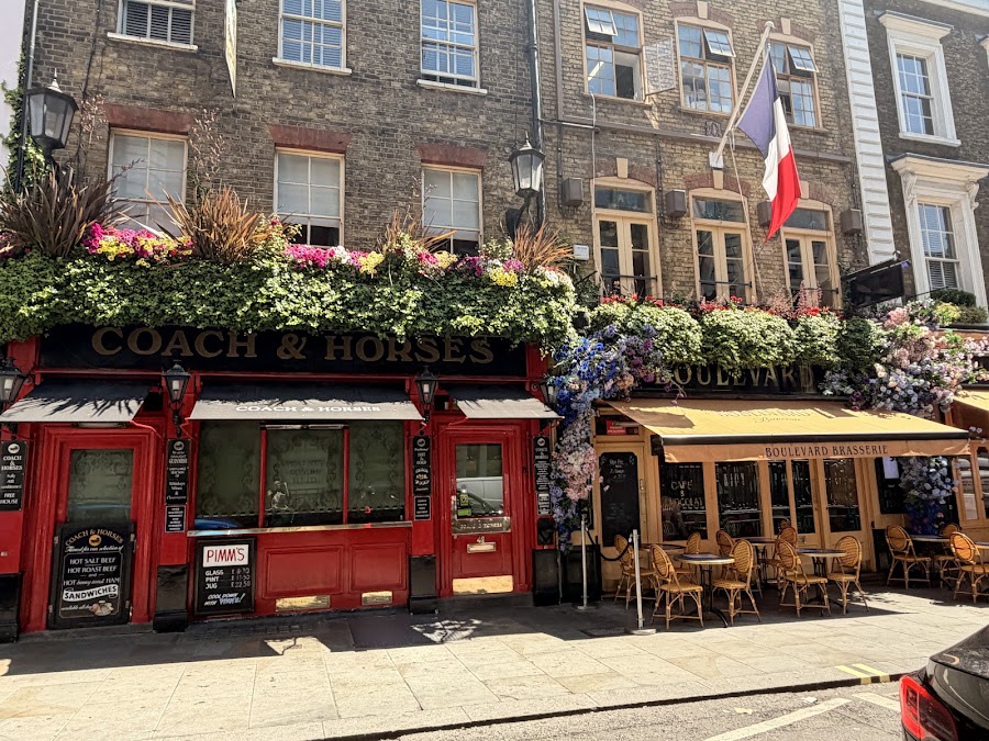 Coach & Horses, photo 4