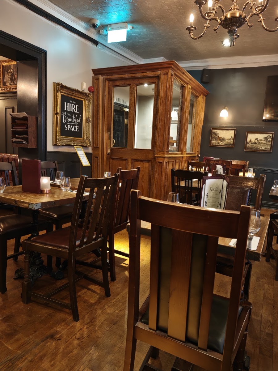 The White Swan, photo 2