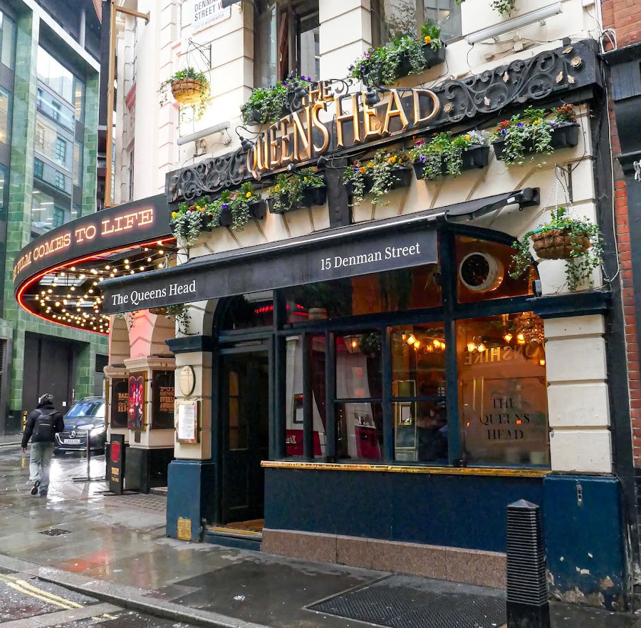 The Queens Head, photo 3