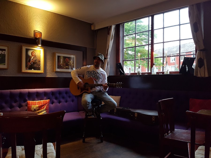 The Raeburn Bar