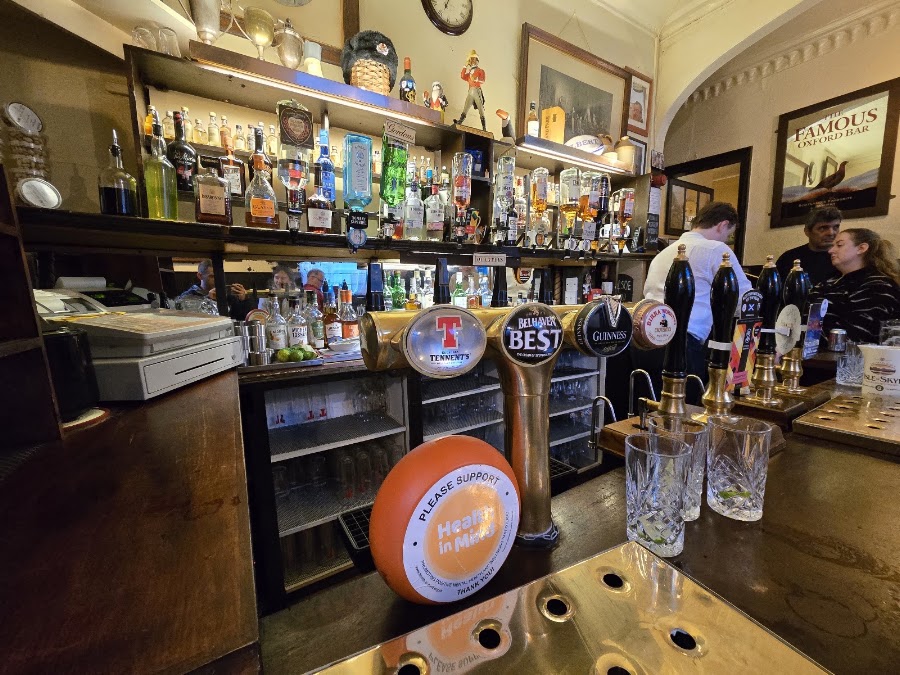 The Oxford Bar, photo 5